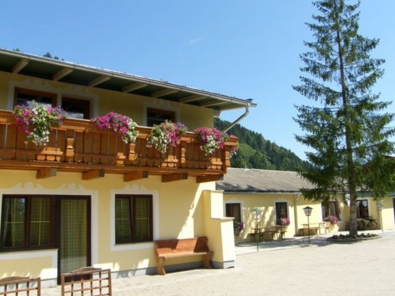 Hotel Pension Milan Zell am See Exterior foto